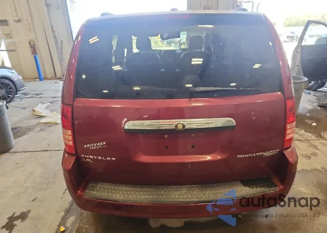 2010 Chrysler Town & Country Touring Plus из США, поврежденный, VIN 2A4RR8DX4AR495033